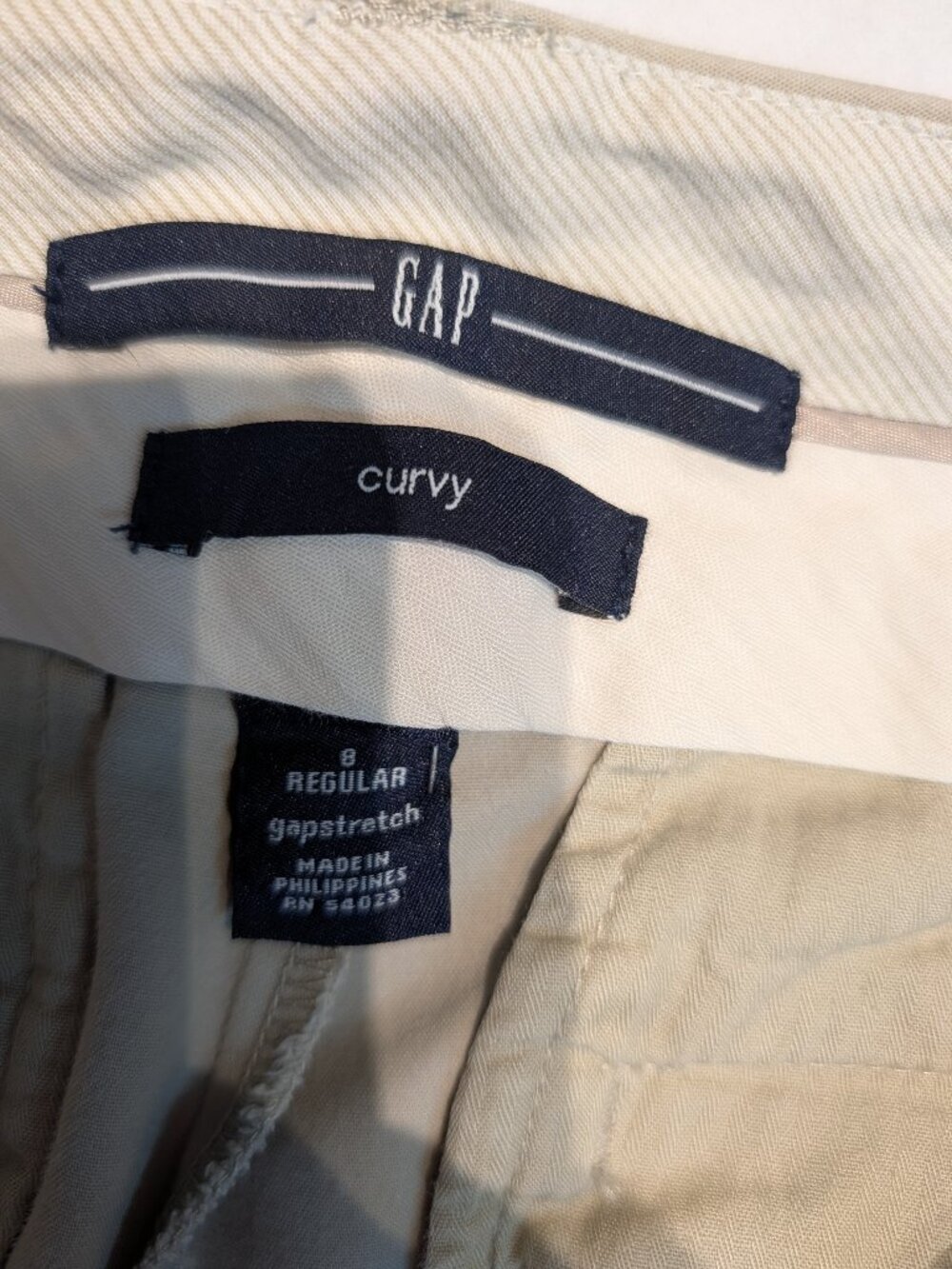 Gap Boot Cut Khaki Pants size 8 curvy fit excellent condition